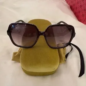 NWT Gucci Sunglasses $450 NWT $450 GUCCI GG0514S 002 Black/Gold Frame/ Brown Lenses 57  main image 4